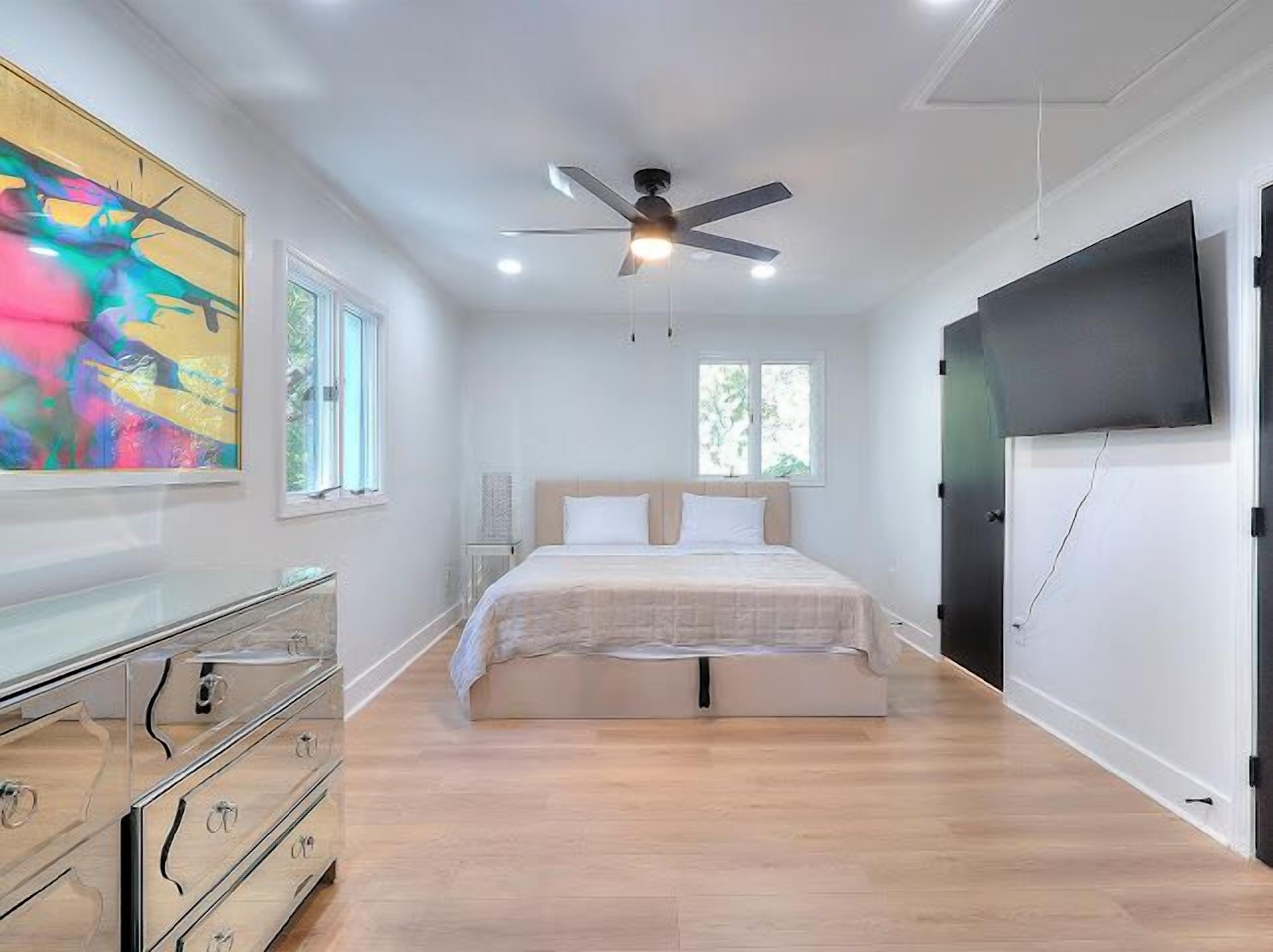 3 多间卧室、熨斗/熨衣板、WiFi、床单