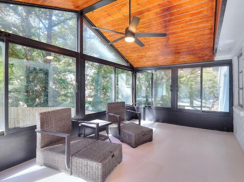 The Elite House | Modern Brookhaven Retreat Near Buckhead