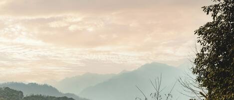 Superior Twin Room, Mountain View | Bathroom | Free toiletries, hair dryer, slippers, towels