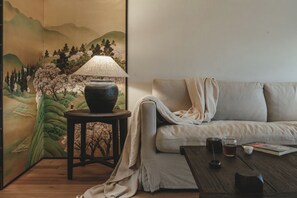 Elite Double Room, Mountain View | Desk, laptop workspace, blackout drapes, soundproofing