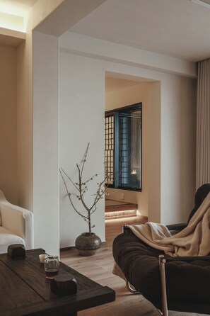 Habitación clásica doble, vistas a la montaña | Cortinas opacas y sistema de insonorización