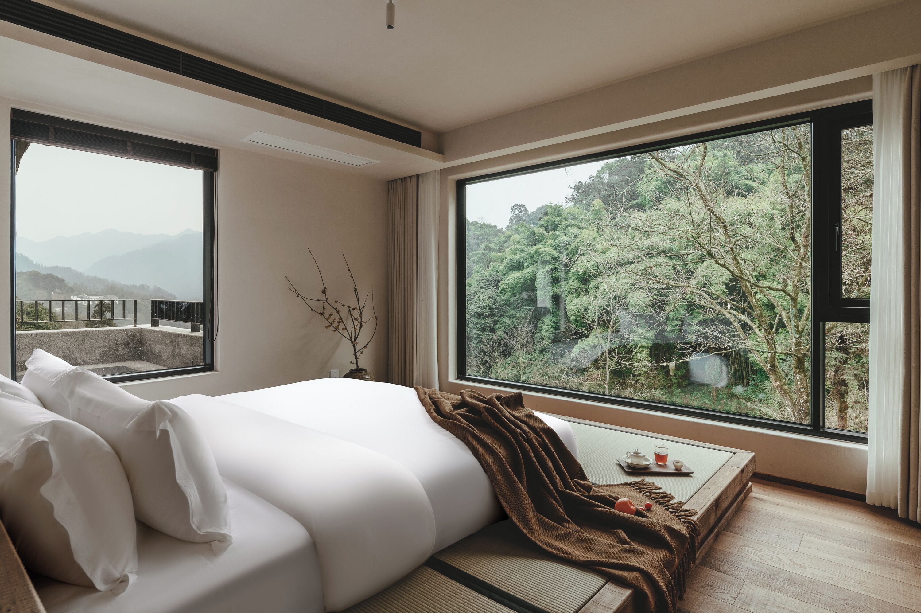 Habitación Elite doble, vistas a la montaña | Escritorio, espacio para trabajar con un portátil, cortinas opacas