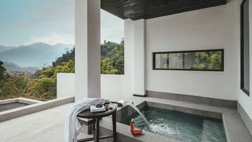 Kamar Double Comfort, pemandangan gunung | Bathtub spa pribadi