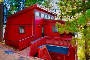 Exterior - Amazing views! Game Room, Movie Theater, EV, Roomy, Skiing, SkyPark, Snow Tubing (Running Springs)