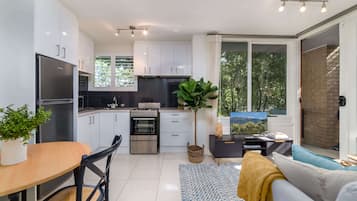 Apartment | Private kitchen | Cookware/dishes/utensils