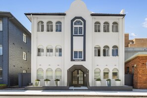 Apartment | Exterior - Comfy 2-bed Apartment With A/C Throughout (Sydney)