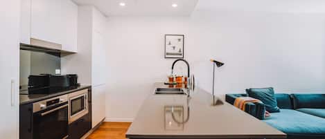 Apartment | Private kitchen | Cookware/dishes/utensils