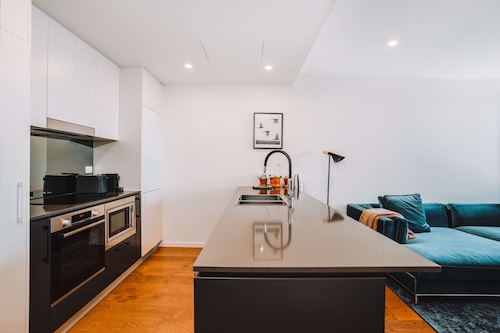 Perfect Located 1-bed With Great Views