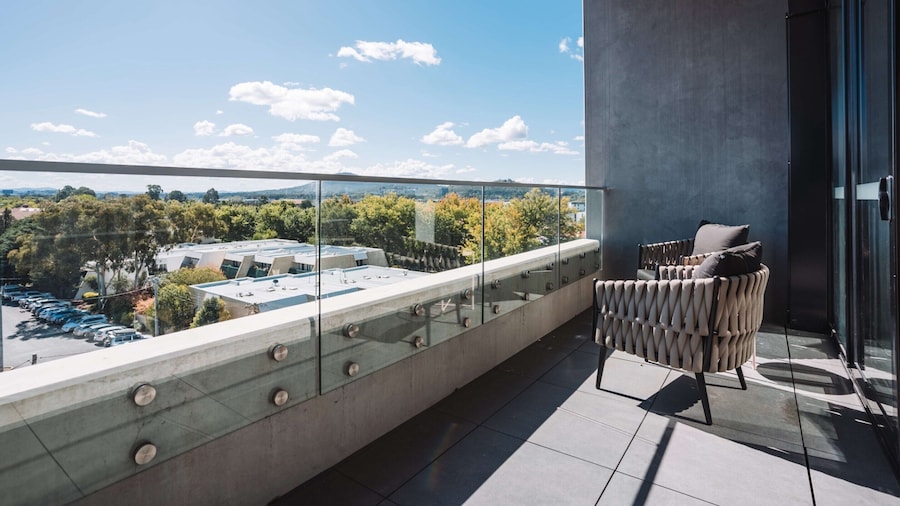 Perfect Located 1-bed With Great Views