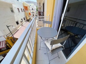 Property grounds - DON  DIEGO in the centre next to sea and beach (Playa De Los Cristianos)