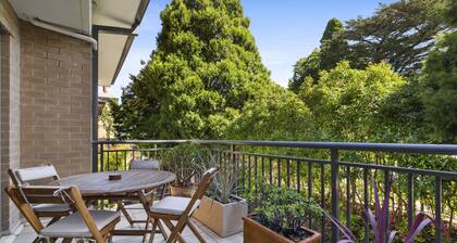 Spacious 2-bed Apartment in Heart of Leura