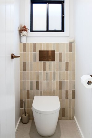 อพาร์ทเมนท์ | ห้องน้ำ | อ่างอาบน้ำ, ไดร์เป่าผม, ผ้าเช็ดตัว, สบู่