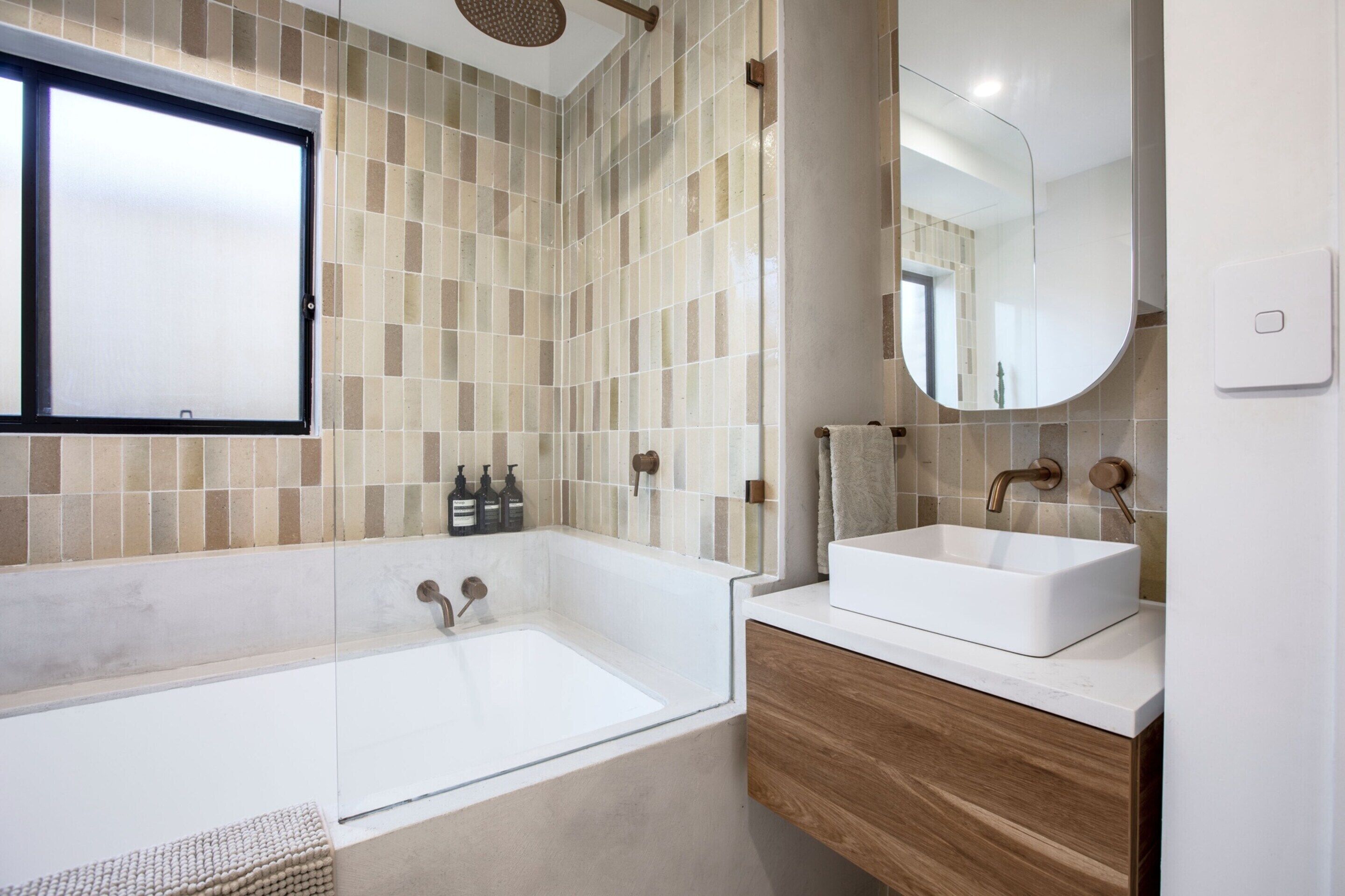 公寓 | 浴室 | 浴缸、風筒、提供毛巾、番梘