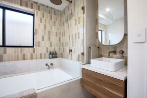 Apartment | Badezimmer