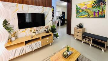 House, 2 Bedrooms, Smoking | Living room