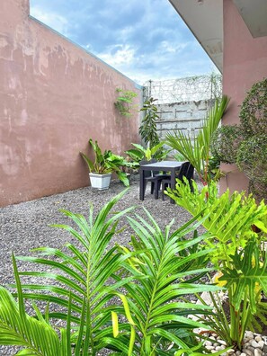 Casa, 2 habitaciones, para fumadores | Restaurante al aire libre