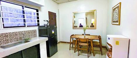 House, 2 Bedrooms, Smoking | Dining