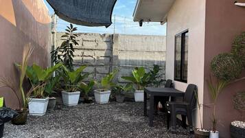 Casa, 2 habitaciones, para fumadores | Terraza o patio