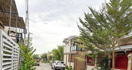 Bloomstone 2BR Family Suite in Gensan