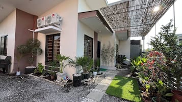 House, 2 Bedrooms, Smoking | Property grounds