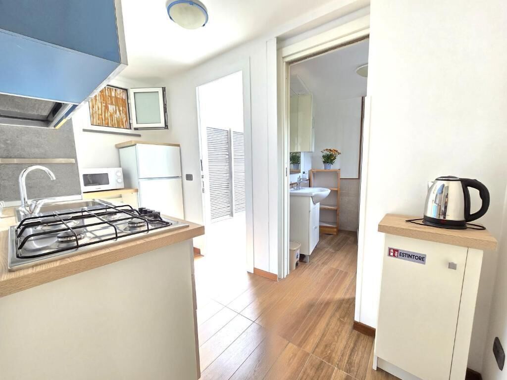 City Apartment, City View | Private kitchen
