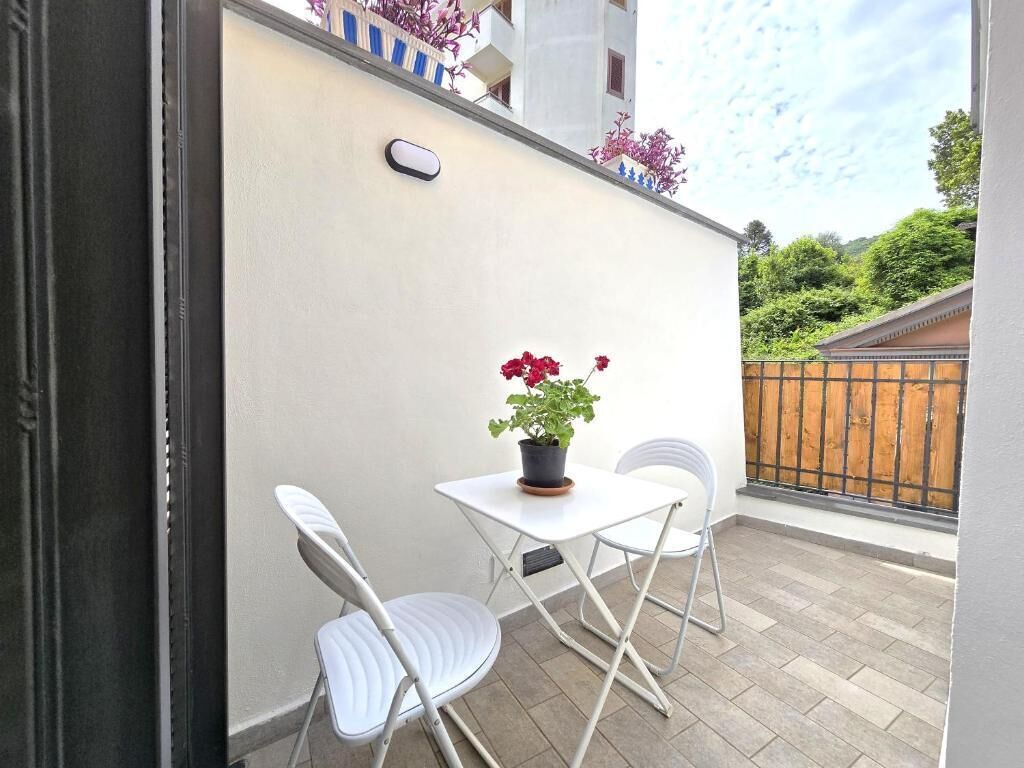 City appartement, uitzicht op stad | Terras