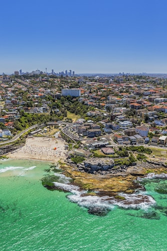 Bronte Beach Coastal Apartment With Ocean View