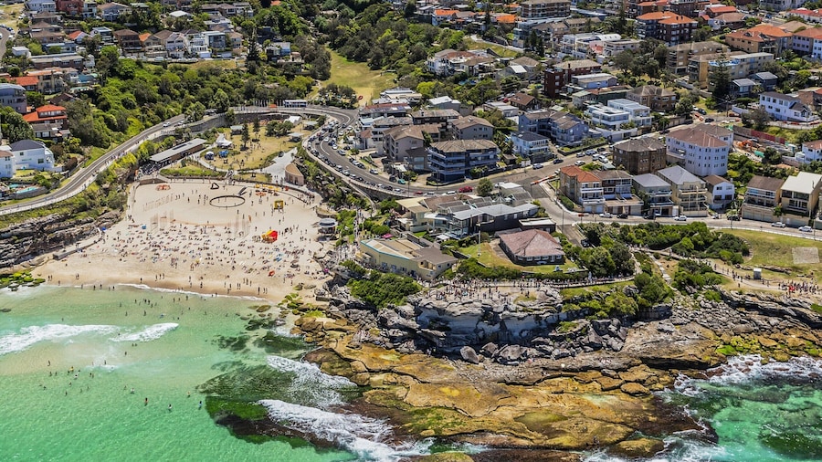 Bronte Beach Coastal Apartment With Ocean View