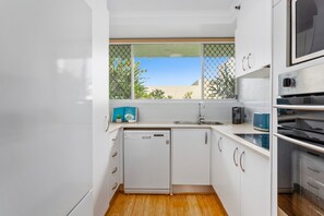 Apartment | Private kitchen | Cookware/dishes/utensils