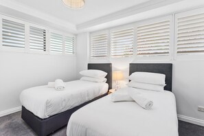 Apartment | 2 bedrooms, laptop workspace, iron/ironing board, bed sheets