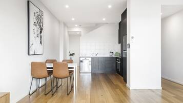 Apartment | Dining