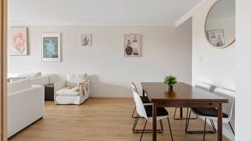Apartment | Dining