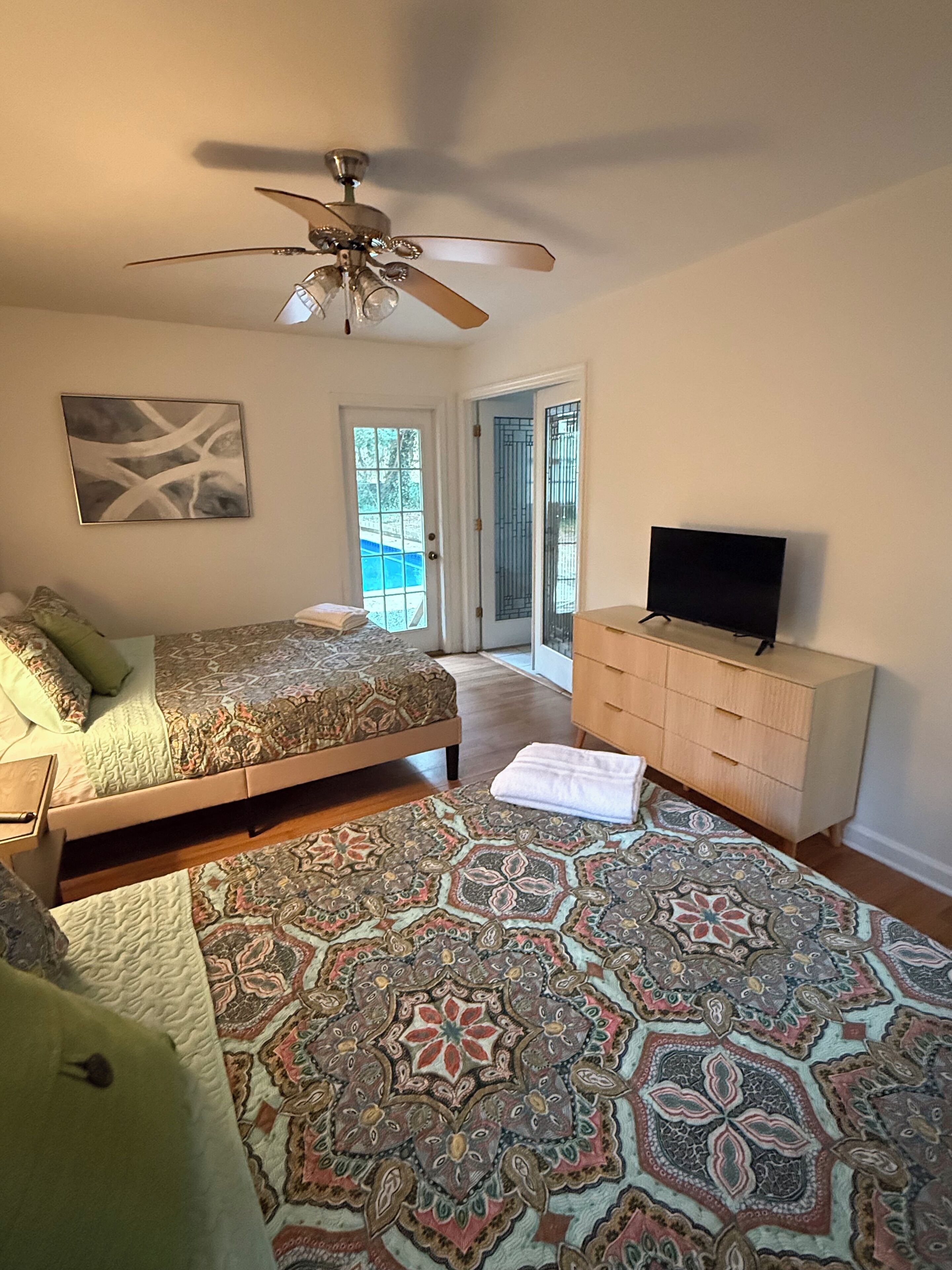 4 chambres, fer et planche à repasser, Wi-Fi, draps fournis