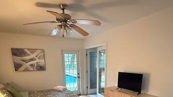 4 chambres, fer et planche à repasser, Wi-Fi, draps fournis