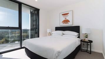 2 bedrooms, iron/ironing board, bed sheets