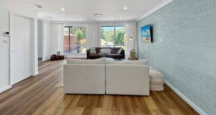 Spacious 2-bed Townhouse With BBQ