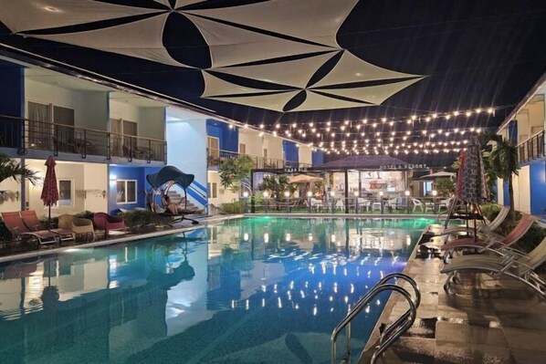 Indoor pool - Casablu Hotel&Resort (Lapu-Lapu City)
