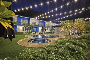 Outdoor pool - Casablu Hotel&Resort (Lapu-Lapu City)