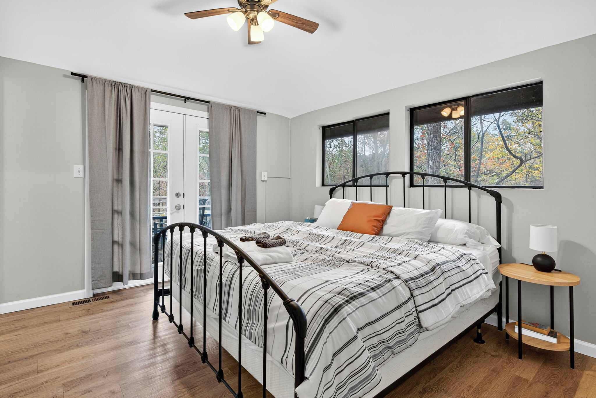 3 Schlafzimmer, Bügeleisen/Bügelbrett, WLAN, Bettwäsche