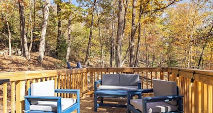 Glamping Dome w/Fire Pit, WiFi, King Bed & Bath