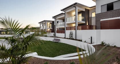 First Floor 3-bed Stunning Unit by The Ocean