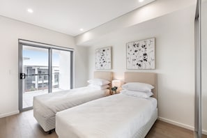 Apartment | 3 bedrooms, iron/ironing board, bed sheets - First Floor 3-bed Stunning Unit by The Ocean (Kiama)