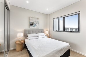 3 bedrooms, iron/ironing board, bed sheets