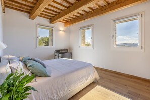 5 Schlafzimmer, Bügeleisen/Bügelbrett, WLAN