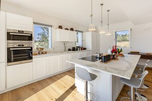 Køleskab, mikrobølgeovn, ovn, opvaskemaskine