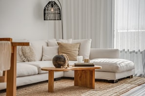 Apartment | Living room - Spacious 1-bed Apartment With Gym, BBQ & Parking (Canberra)