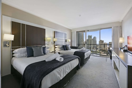 Ocean View 2-bed Studio In the Heart of Surfers