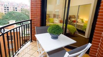 Apartment | Outdoor dining