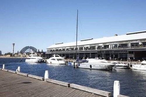 Thriving City Location, Dining hub Near CBD