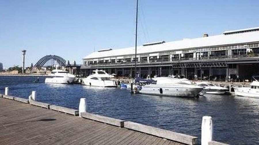 Thriving City Location, Dining hub Near CBD